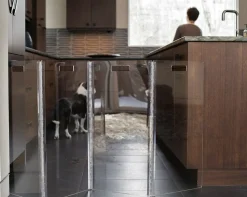 Hiddin Acrylic Dog Gate - Freestanding Zig Zag